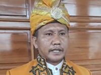 Ket gambar: Ketua KKMM Sulawesi Tenggara sekaligus Ketua Lembaga Adat Muna, La Ode Darwin( foto Man)